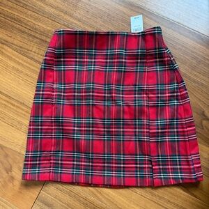 BRAND NEW WITH TAG BRANDY MELVILLE HOLIDAY SKIRT